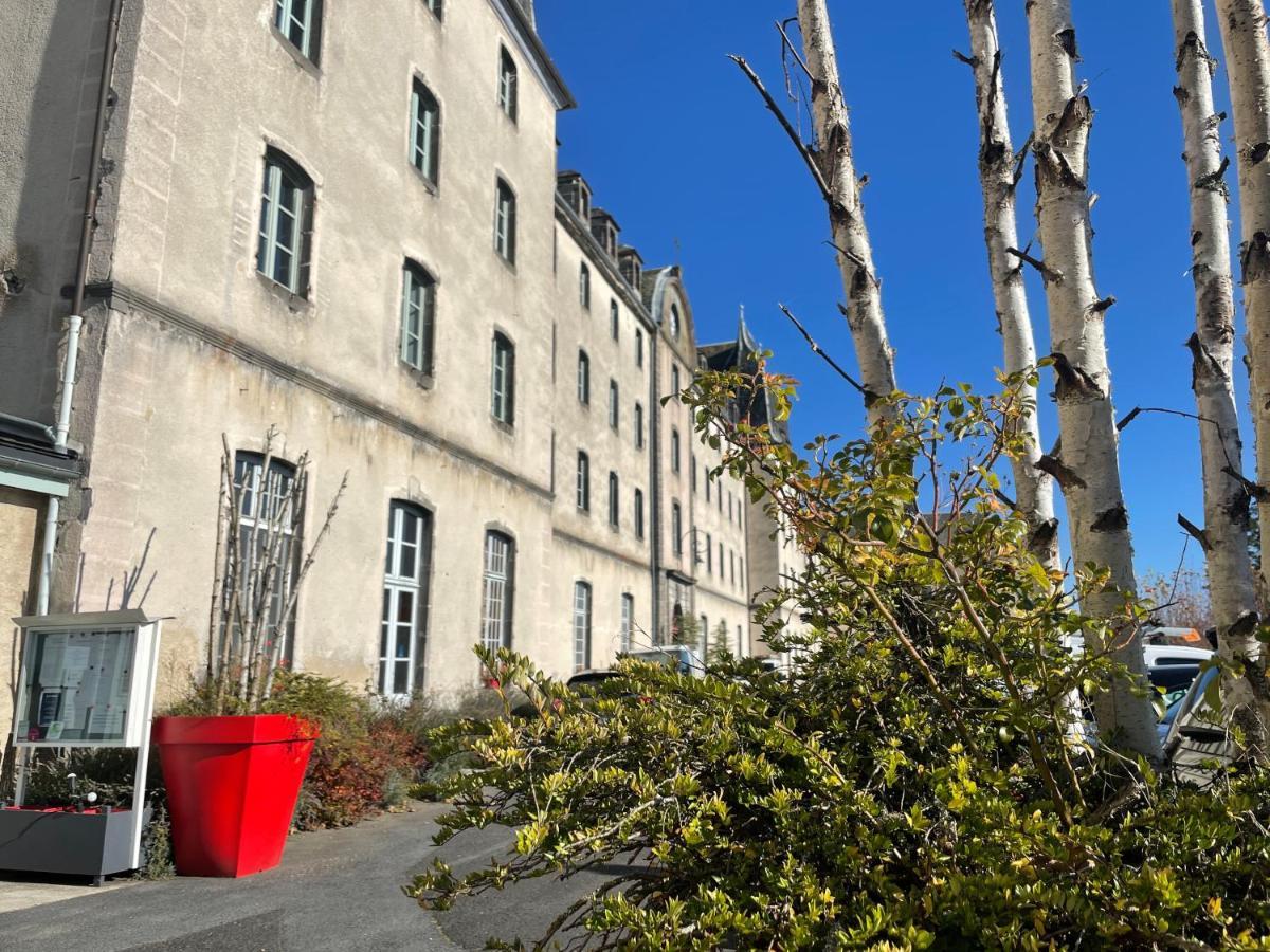 Logis Hotel Ancien Grand Seminaire Saint-Flour  Exterior foto